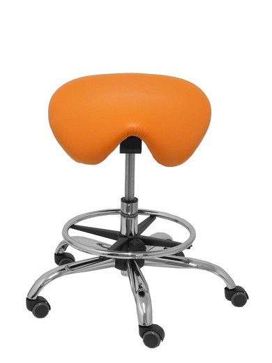 Modelo Alatoz. Taburete clínico giratorio y ergonómico con asiento anatómico y regulable en altura (aro reposapiés cromado INCLUIDO)  Asiento tapizado en similpiel color naranja (FÁCIL DE LIMPIAR)