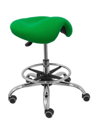 Modelo Alatoz. Taburete clínico giratorio y ergonómico con asiento anatómico y regulable en altura (aro reposapiés cromado INCLUIDO)  Asiento tapizado en tejido BALI color verde.