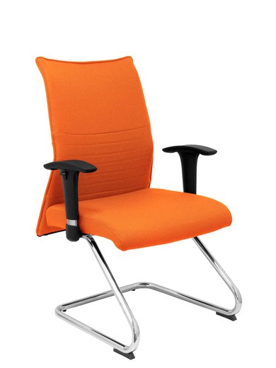 Modelo Albacete confidente patín  Sillón confidente ergonómico para visitas con patín cromado  Asiento y respaldo tapizados en tejido BALI color naranja