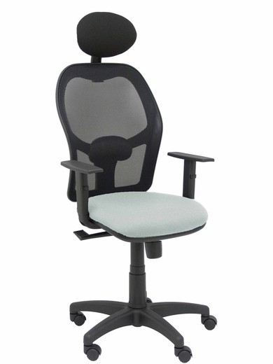 Modelo Alocén - Silla de oficina ergonómica con mecanismo sincro, brazos regulables y ajustable en altura - Respaldo de malla transpirable en color negro con cabecero fijo y asiento tapizados en tejido BALI color gris claro.