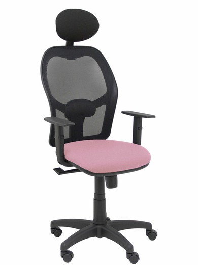 Modelo Alocén - Silla de oficina ergonómica con mecanismo sincro, brazos regulables y ajustable en altura - Respaldo de malla transpirable en color negro con cabecero fijo y asiento tapizados en tejido BALI color rosa.