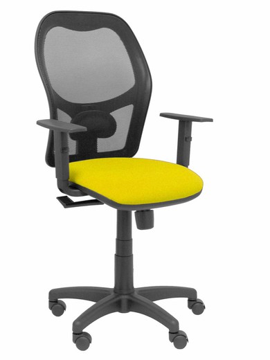 Modelo Alocén - Silla de oficina ergonómica con mecanismo sincro, brazos regulables y ajustable en altura - Respaldo de malla transpirable en color negro y asiento tapizados en tejido BALI color amarillo.