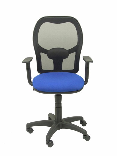 Modelo Alocén - Silla de oficina ergonómica con mecanismo sincro, brazos regulables y ajustable en altura - Respaldo de malla transpirable en color negro y asiento tapizados en tejido BALI color azul