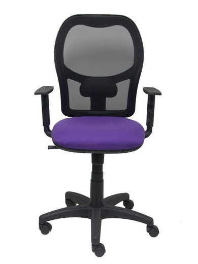 Modelo Alocén - Silla de oficina ergonómica con mecanismo sincro, brazos regulables y ajustable en altura - Respaldo de malla transpirable en color negro y asiento tapizados en tejido BALI color lila.