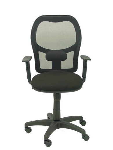 Modelo Alocén - Silla de oficina ergonómica con mecanismo sincro, brazos regulables y ajustable en altura - Respaldo de malla transpirable en color negro y asiento tapizados en tejido BALI color negro