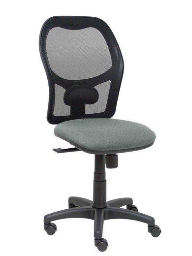 Modelo Alocén - Silla de oficina ergonómica con mecanismo sincro y ajustable en altura - Respaldo de malla transpirable en color negro y asiento tapizados en tejido BALI color gris.