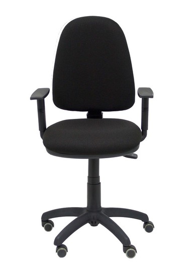 Modelo Ayna S - Silla de oficina ergonómica con mecanismo asincro y regulable en altura - Asiento y respaldo tapizados en tejido BALI color negro. Brazos regulables en altura.