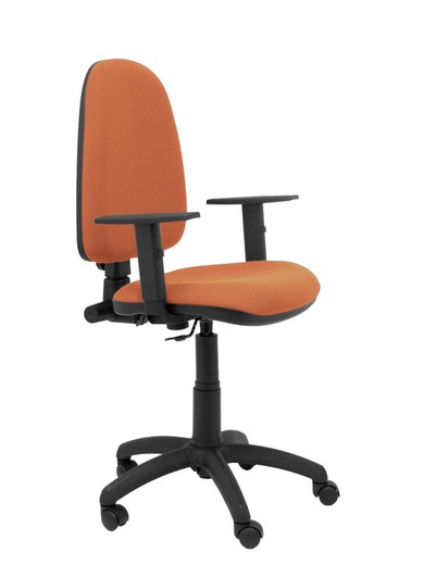 Modelo Ayna - Silla de oficina ergonómica con mecanismo de contacto permanente y regulable en altura - Asiento y respaldo tapizados en tejido BALI color marrón (BRAZOS REGULABLES EN ALTURA)