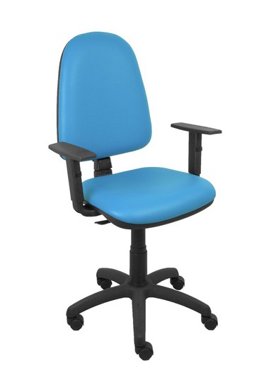 Modelo Ayna - Silla de oficina ergonómica con mecanismo de contacto permanente y regulable en altura - Asiento y respaldo tapizados en tejido SIMILPIEL color azul claro (BRAZOS REGULABLES EN ALTURA)