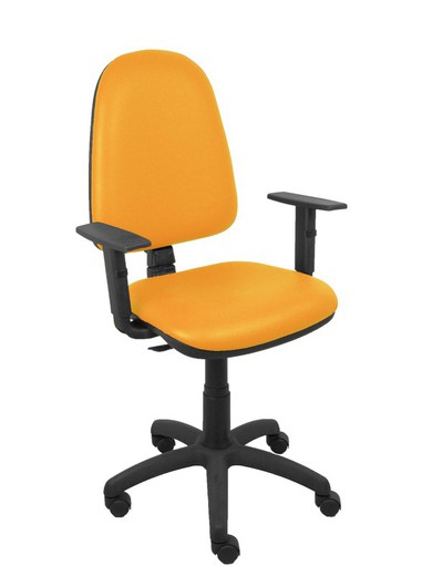 Modelo Ayna - Silla de oficina ergonómica con mecanismo de contacto permanente y regulable en altura - Asiento y respaldo tapizados en tejido SIMILPIEL color naranja (BRAZOS REGULABLES EN ALTURA)