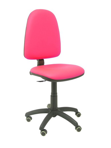 Modelo Ayna - Silla de oficina ergonómica con mecanismo de contacto permanente y regulable en altura y ruedas de parqué - Asiento y respaldo tapizados en tejido similpiel color rosa.