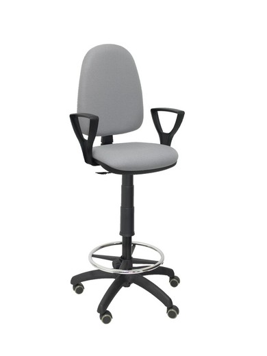 Modelo Ayna Taburete - Taburete ergonómico con mecanismo de contacto permanente, regulable en altura, aro reposapiés y ruedas de parqué - Asiento y respaldo tapizados en tejido BALI color gris (BRAZOS FIJOS INCLUIDOS)