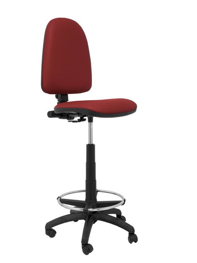 Modelo Ayna Taburete - Taburete ergonómico con mecanismo de contacto permanente, regulable en altura y aro reposapiés - Asiento y respaldo tapizados en tejido símilpiel color granate