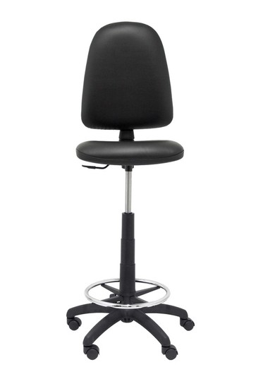 Modelo Ayna Taburete - Taburete ergonómico con mecanismo de contacto permanente, regulable en altura y aro reposapiés - Asiento y respaldo tapizados en tejido símilpiel color negro