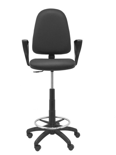 Modelo Ayna Taburete - Taburete ergonómico con mecanismo de contacto permanente, regulable en altura y aro reposapiés - Asiento y respaldo tapizados en tejido símilpiel color negro (BRAZOS FIJOS INCLUIDOS)