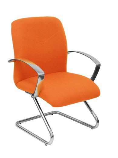 Modelo Caudete Confidente Patín  Sillón de recepción ergonómico con brazos fijos y patín cromados  Asiento y respaldo tapizados en tejido BALI color naranja