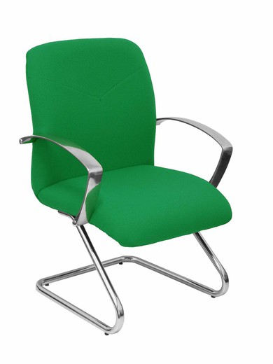 Modelo Caudete Confidente Patín.Sillón de recepción ergonómico con brazos fijos y patín cromado. Asiento y respaldo tapizados en tejido BALI color verde.