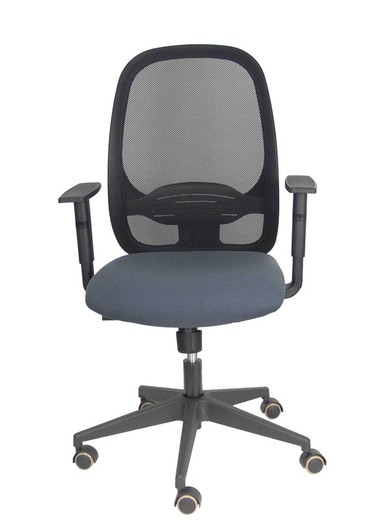 Modelo Cilanco negra - Silla de oficina ergonómica con mecanismo sincro, brazos regulables y ajustable en altura - Respaldo negro, tapizado en malla transpirable en color negro y asiento tapizado en tejido BALI color gris oscuro.