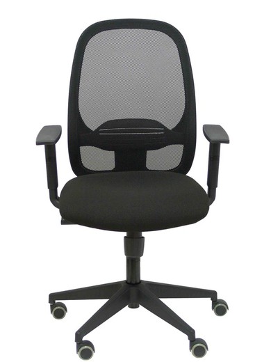 Modelo Cilanco negra - Silla de oficina ergonómica con mecanismo sincro, brazos regulables y ajustable en altura - Respaldo negro, tapizado en malla transpirable en color negro y asiento tapizado en tejido BALI color negro.