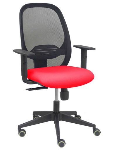 Modelo Cilanco negra - Silla de oficina ergonómica con mecanismo sincro, brazos regulables y ajustable en altura - Respaldo negro, tapizado en malla transpirable en color negro y asiento tapizado en tejido BALI color rojo.