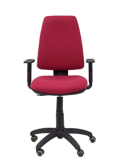 Modelo Elche CP - Silla de oficina ergonómica con mecanismo permanente, regulable en altura y ruedas de parqué - Asiento y respaldo tapizados en tejido BALI color granate (BRAZOS REGULABLES EN ALTURA)