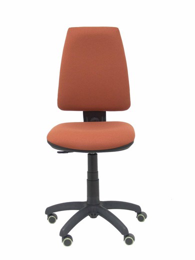 Modelo Elche CP - Silla de oficina ergonómica con mecanismo permanente, regulable en altura y ruedas de parqué - Asiento y respaldo tapizados en tejido BALI color marrón