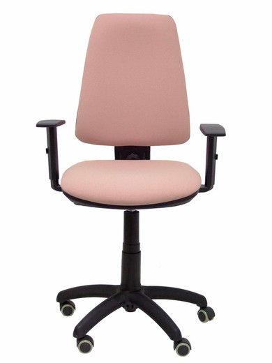 Modelo Elche CP - Silla de oficina ergonómica con mecanismo permanente, regulable en altura y ruedas de parqué - Asiento y respaldo tapizados en tejido BALI color rosa pálido (BRAZOS REGULABLES EN ALTURA)