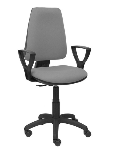 Modelo Elche CP.  Silla de oficina ergonómica con mecanismo permanente y regulable en altura  Asiento y respaldo tapizados en tejido BALI color gris (BRAZOS FIJOS INCLUIDOS)