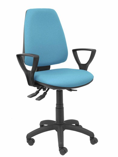 Modelo Elche S - Silla de oficina ergonómica con mecanismo asincro, regulable en altura y ruedas de nailon - Asiento y respaldo tapizados en tejido BALI color azul cielo (BRAZOS FIJOS INCLUIDOS)