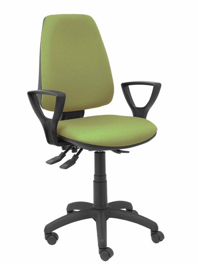 Modelo Elche S - Silla de oficina ergonómica con mecanismo asincro, regulable en altura y ruedas de nailon - Asiento y respaldo tapizados en tejido BALI color verde oliva (BRAZOS FIJOS INCLUIDOS)