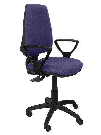 Modelo Elche S - Silla de oficina ergonómica con mecanismo sincro, regulable en altura y ruedas de nailon - Asiento y respaldo tapizados en tejido BALI color azul claro (BRAZOS FIJOS INCLUIDOS)