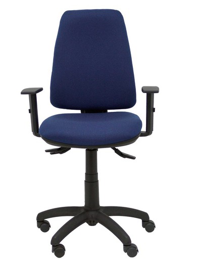 Modelo Elche S - Silla de oficina ergonómica con mecanismo sincro, regulable en altura y ruedas de nailon - Asiento y respaldo tapizados en tejido BALI color azul marino (BRAZOS REGULABLES EN ALTURA)