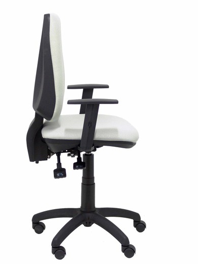 Modelo Elche S - Silla de oficina ergonómica con mecanismo sincro, regulable en altura y ruedas de nailon - Asiento y respaldo tapizados en tejido BALI color gris (BRAZOS REGULABLES EN ALTURA)