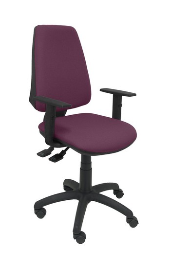 Modelo Elche S - Silla de oficina ergonómica con mecanismo sincro, regulable en altura y ruedas de nailon - Asiento y respaldo tapizados en tejido BALI color morado (BRAZOS REGULABLES EN ALTURA)