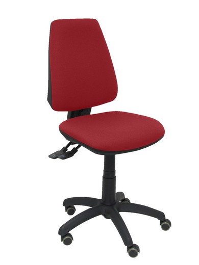 Modelo Elche S - Silla de oficina ergonómica con mecanismo sincro, regulable en altura y ruedas de parqué - Asiento y respaldo tapizados en tejido BALI color granate