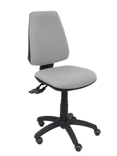 Modelo Elche S - Silla de oficina ergonómica con mecanismo sincro, regulable en altura y ruedas de parqué - Asiento y respaldo tapizados en tejido BALI color gris