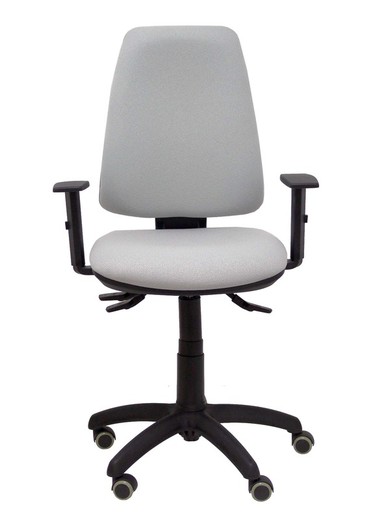 Modelo Elche S - Silla de oficina ergonómica con mecanismo sincro, regulable en altura y ruedas de parqué - Asiento y respaldo tapizados en tejido BALI color gris (BRAZOS REGULABLES EN ALTURA)