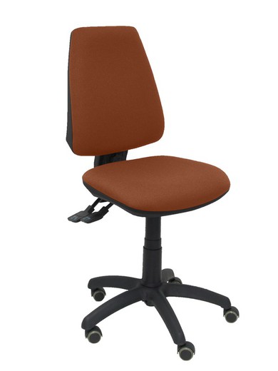 Modelo Elche S - Silla de oficina ergonómica con mecanismo sincro, regulable en altura y ruedas de parqué - Asiento y respaldo tapizados en tejido BALI color marrón