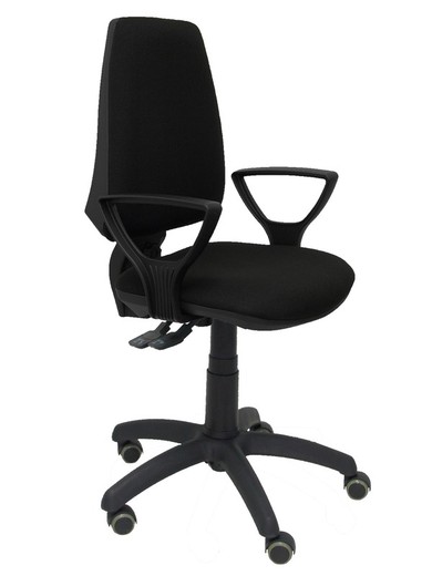 Modelo Elche S - Silla de oficina ergonómica con mecanismo sincro, regulable en altura y ruedas de parqué - Asiento y respaldo tapizados en tejido BALI color negro (BRAZOS FIJOS INCLUIDOS)