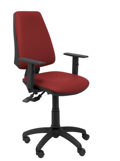 Modelo Elche S - Silla de oficina ergonómica con mecanismo sincro y regulable en altura - Asiento y respaldo tapizados en similpiel color granate (BRAZOS REGULABLES INCLUIDOS)