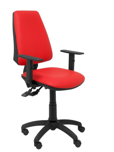 Modelo Elche S - Silla de oficina ergonómica con mecanismo sincro y regulable en altura - Asiento y respaldo tapizados en similpiel color rojo (BRAZOS REGULABLES INCLUIDOS)