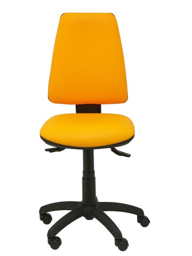 Modelo Elche - Silla de oficina ergonómica con mecanismo asincro, regulable en altura. Asiento y respaldo tapizados en similpiel color naranja.