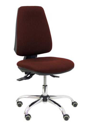 Modelo Elche - Silla de oficina ergonómica con mecanismo asincro y regulable en altura - Asiento y respaldo tapizados en tejido BALI color marrón oscuro - Espuma viscoelástica, base cromada y ruedas con rodamiento de goma.