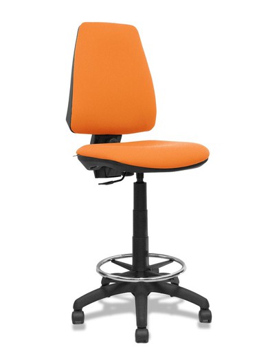 Modelo Elche Taburete CP - Taburete ergonómico con mecanismo de contacto permanente y regulable en altura - Asiento y respaldo tapizados en tejido BALI color naranja.