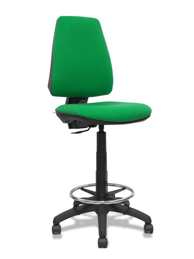 Modelo Elche Taburete CP - Taburete ergonómico con mecanismo de contacto permanente y regulable en altura - Asiento y respaldo tapizados en tejido BALI color verde.