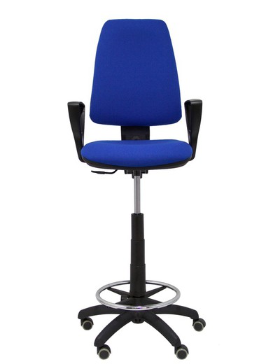 Modelo Elche Taburete CP - Taburete ergonómico con mecanismode contacto permanente y regulable en altura - Asiento y respaldo tapizados en tejido BALI color azul y ruedas de goma especiales para suelos delicados. (BRAZOS FIJOS INCLUIDOS)