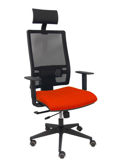 Modelo Horna - Silla de oficina ergonómica con mecanismo sincro con traslack y regulable en altura - Respaldo alto de malla transpirable con cabecero fijo y apoyo lumbar regulable. Asiento tapizado en tejido BALI color naranja oscuro.