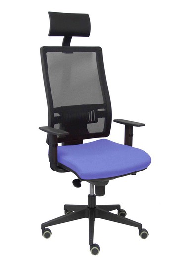 Modelo Horna - Silla de oficina ergonómica con mecanismo sincro y regulable en altura - Respaldo alto de malla transpirable con cabecero y asiento tapizado en tejido BALI color azul claro (CON CABECERO INCLUIDO)