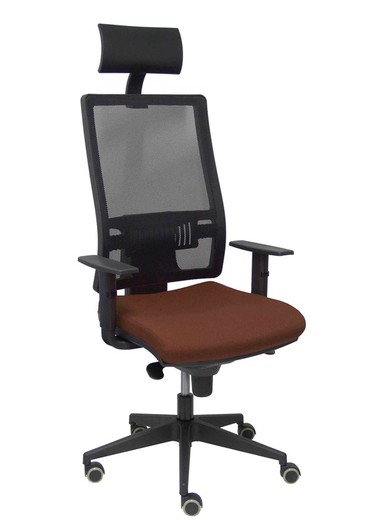 Modelo Horna - Silla de oficina ergonómica con mecanismo sincro y regulable en altura - Respaldo alto de malla transpirable con cabecero y asiento tapizado en tejido BALI color marrón oscuro (CON CABECERO INCLUIDO)