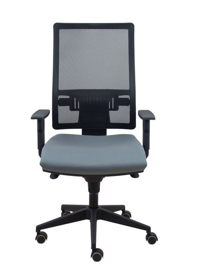 Modelo Horna - Silla de oficina ergonómica con mecanismo sincro y regulable en altura - Respaldo alto de malla transpirable  y asiento tapizado en tejido BALI color gris medio.